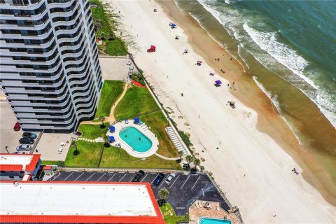 Condo in Daytona Beach, Florida, 3 bedrooms  № 2123399 - photo 14
