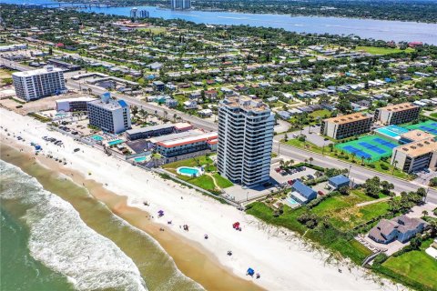 Condo in Daytona Beach, Florida, 3 bedrooms  № 2123399 - photo 10