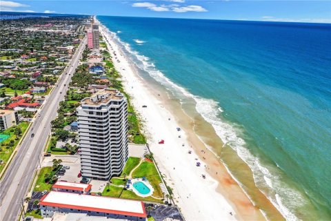 Condo in Daytona Beach, Florida, 3 bedrooms  № 2123399 - photo 13