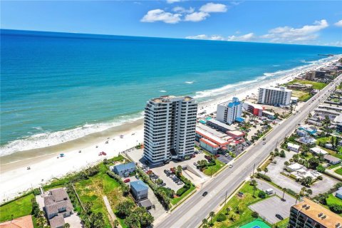 Condo in Daytona Beach, Florida, 3 bedrooms  № 2123399 - photo 8