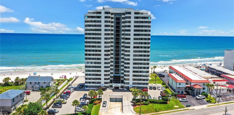 Condo in Daytona Beach, Florida, 3 bedrooms  № 2123399