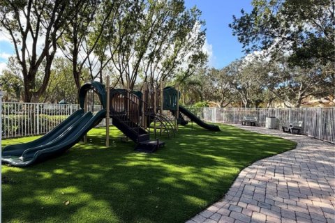 Townhouse in Miramar, Florida 3 bedrooms, 134.71 sq.m. № 2029916 - photo 16