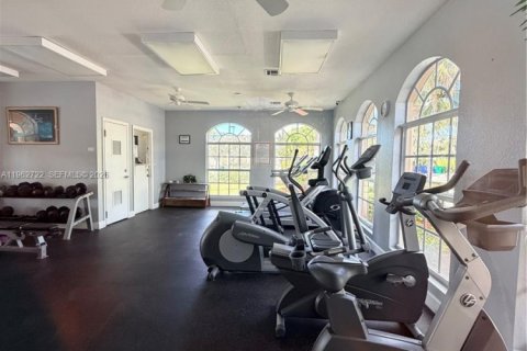 Townhouse in Miramar, Florida 3 bedrooms, 134.71 sq.m. № 2029916 - photo 8