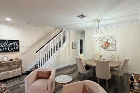 Townhouse in Miramar, Florida 3 bedrooms, 134.71 sq.m. № 2029916 - photo 12