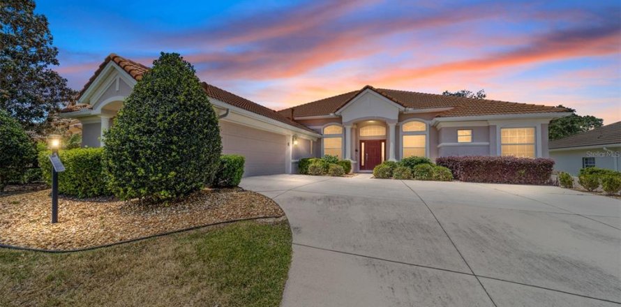House in Hernando, Florida 4 bedrooms, 263.66 sq.m. № 1675028