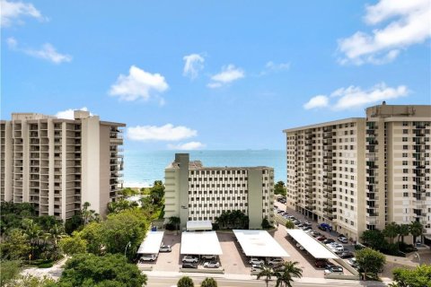 Condominio en venta en Lauderdale-by-the-Sea, Florida, 2 dormitorios, 143.07 m2 № 1100687 - foto 1