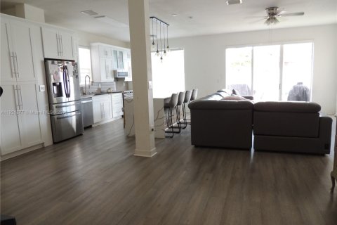 Villa ou maison à vendre à Homestead, Floride: 3 chambres, 190.26 m2 № 1976168 - photo 4