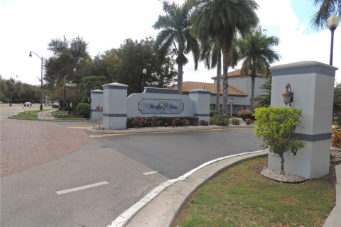 Villa ou maison à vendre à Homestead, Floride: 3 chambres, 190.26 m2 № 1976168 - photo 1