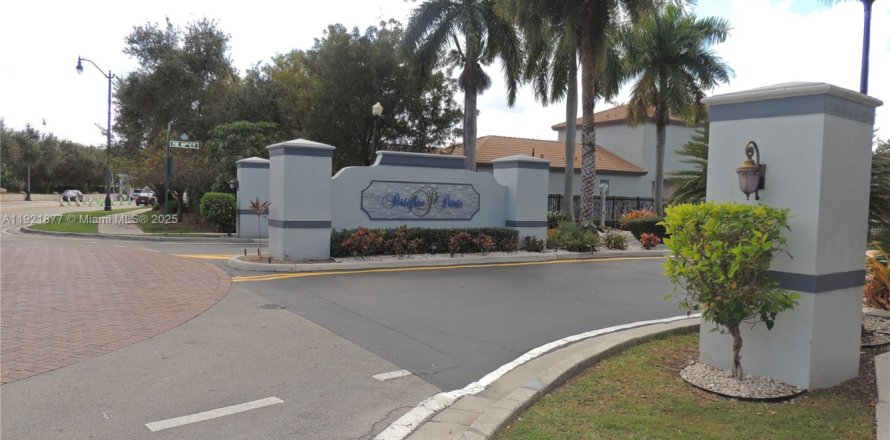 Villa ou maison à Homestead, Floride 3 chambres, 190.26 m2 № 1976168