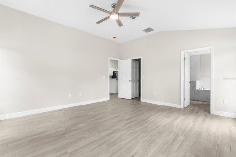 House in Spring Hill, Florida 4 bedrooms, 189.06 sq.m. № 1876206 - photo 18