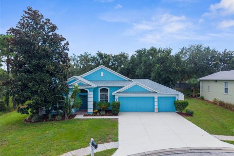 House in Spring Hill, Florida 4 bedrooms, 189.06 sq.m. № 1876206 - photo 1