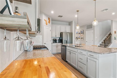Villa ou maison à louer à Odessa, Floride: 3 chambres, 221.66 m2 № 2412547 - photo 10