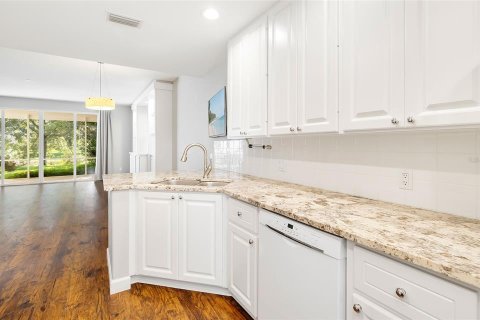 Townhouse in Sarasota, Florida 3 bedrooms, 155.33 sq.m. № 2379568 - photo 18