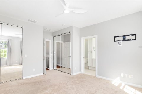 Townhouse in Sarasota, Florida 3 bedrooms, 155.33 sq.m. № 2379568 - photo 21