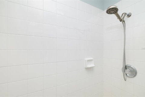 Townhouse in Sarasota, Florida 3 bedrooms, 155.33 sq.m. № 2379568 - photo 23