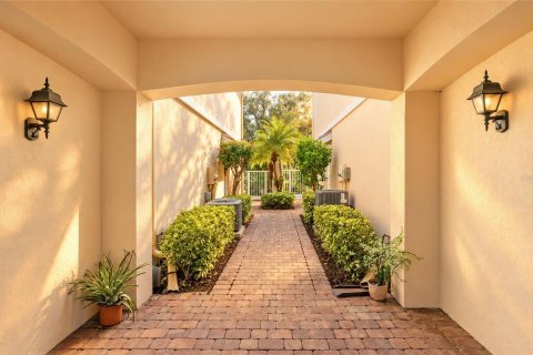 Townhouse in Sarasota, Florida 3 bedrooms, 155.33 sq.m. № 2379568 - photo 3