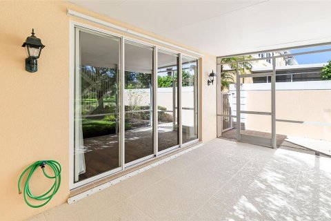 Townhouse in Sarasota, Florida 3 bedrooms, 155.33 sq.m. № 2379568 - photo 30