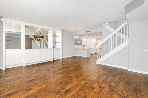 Townhouse in Sarasota, Florida 3 bedrooms, 155.33 sq.m. № 2379568 - photo 12