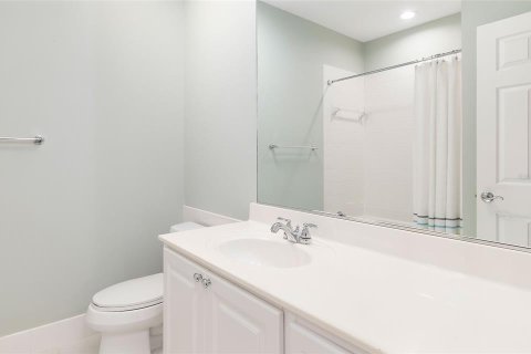 Townhouse in Sarasota, Florida 3 bedrooms, 155.33 sq.m. № 2379568 - photo 28