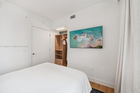 Condo in Miami, Florida, 2 bedrooms  № 1788764 - photo 11
