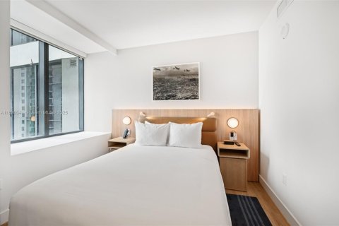 Condo in Miami, Florida, 2 bedrooms  № 1788764 - photo 12