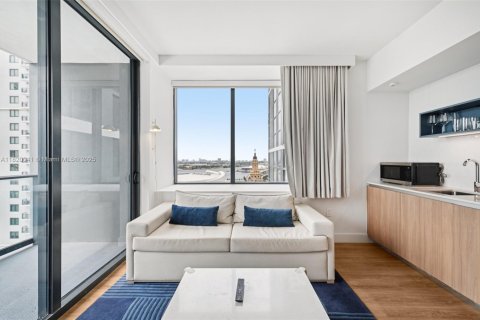 Condo in Miami, Florida, 2 bedrooms  № 1788764 - photo 8