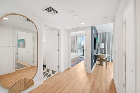Condo in Miami, Florida, 2 bedrooms  № 1788764 - photo 2