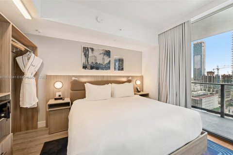 Condo in Miami, Florida, 2 bedrooms  № 1788764 - photo 13