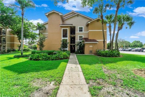 Condo in Coral Springs, Florida, 3 bedrooms  № 2004904 - photo 16