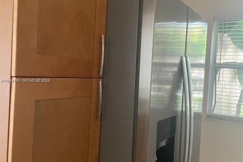 Condo in Coral Springs, Florida, 3 bedrooms  № 2004904 - photo 8