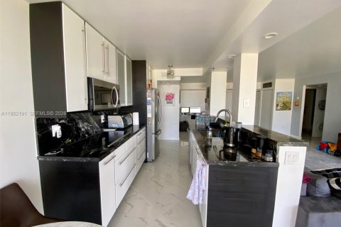 Copropriété à louer à Sunny Isles Beach, Floride: 2 chambres, 140 m2 № 2024900 - photo 7