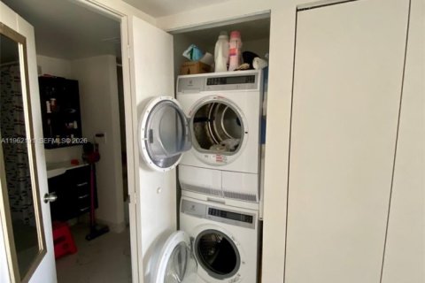 Copropriété à louer à Sunny Isles Beach, Floride: 2 chambres, 140 m2 № 2024900 - photo 21