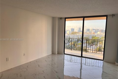 Copropriété à louer à Sunny Isles Beach, Floride: 2 chambres, 140 m2 № 2024900 - photo 14
