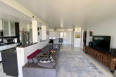 Copropriété à louer à Sunny Isles Beach, Floride: 2 chambres, 140 m2 № 2024900 - photo 5