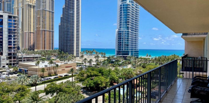 Condo à Sunny Isles Beach, Floride, 2 chambres  № 2024900