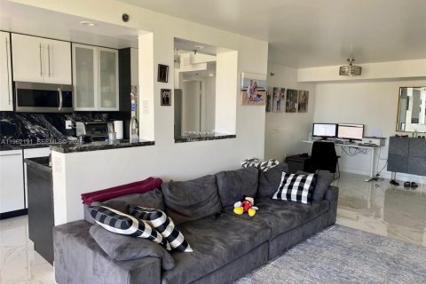 Copropriété à louer à Sunny Isles Beach, Floride: 2 chambres, 140 m2 № 2024900 - photo 6