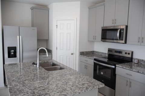 Снять в аренду таунхаус в Клермон, Флорида 3 спальни, 137.96м2, № 2107540 - фото 13