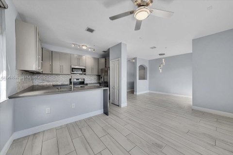 Купить кондоминиум в Плантация, Флорида 2 спальни, 111.95м2, № 2025195 - фото 16