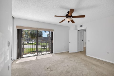 Townhouse in West Palm Beach, Florida 2 bedrooms, 114.83 sq.m. № 2187140 - photo 16