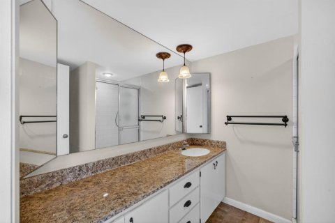 Townhouse in West Palm Beach, Florida 2 bedrooms, 114.83 sq.m. № 2187140 - photo 19