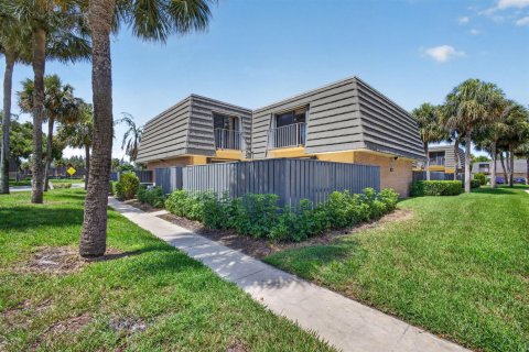 Townhouse in West Palm Beach, Florida 2 bedrooms, 114.83 sq.m. № 2187140 - photo 2