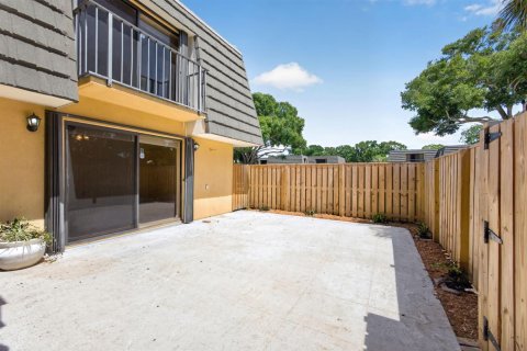 Townhouse in West Palm Beach, Florida 2 bedrooms, 114.83 sq.m. № 2187140 - photo 3