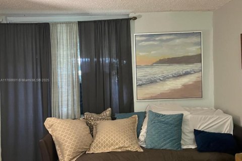 Condo in Sunrise, Florida, 1 bedroom  № 1704761 - photo 9