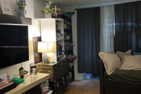 Condo in Sunrise, Florida, 1 bedroom  № 1704761 - photo 10
