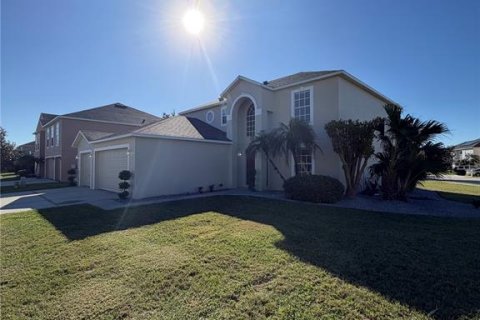 Villa ou maison à louer à Winter Haven, Floride: 3 chambres, 204.38 m2 № 2430685 - photo 2