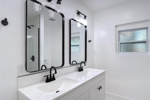 Villa ou maison à louer à Tampa, Floride: 2 chambres, 83.15 m2 № 2298417 - photo 26