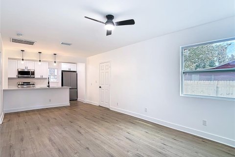 Villa ou maison à louer à Tampa, Floride: 2 chambres, 83.15 m2 № 2298417 - photo 8