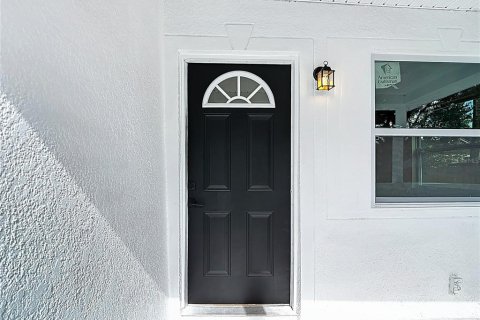 Villa ou maison à louer à Tampa, Floride: 2 chambres, 83.15 m2 № 2298417 - photo 5