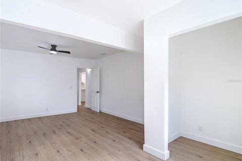 Villa ou maison à louer à Tampa, Floride: 2 chambres, 83.15 m2 № 2298417 - photo 24