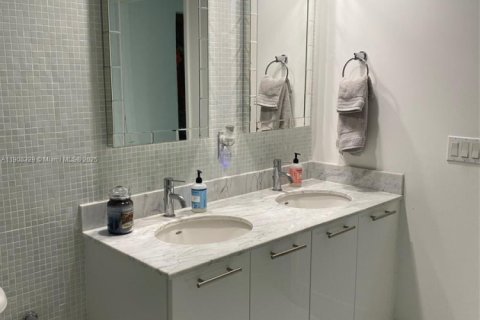 Copropriété à vendre à Miami, Floride: 2 chambres, 91.6 m2 № 1964164 - photo 11